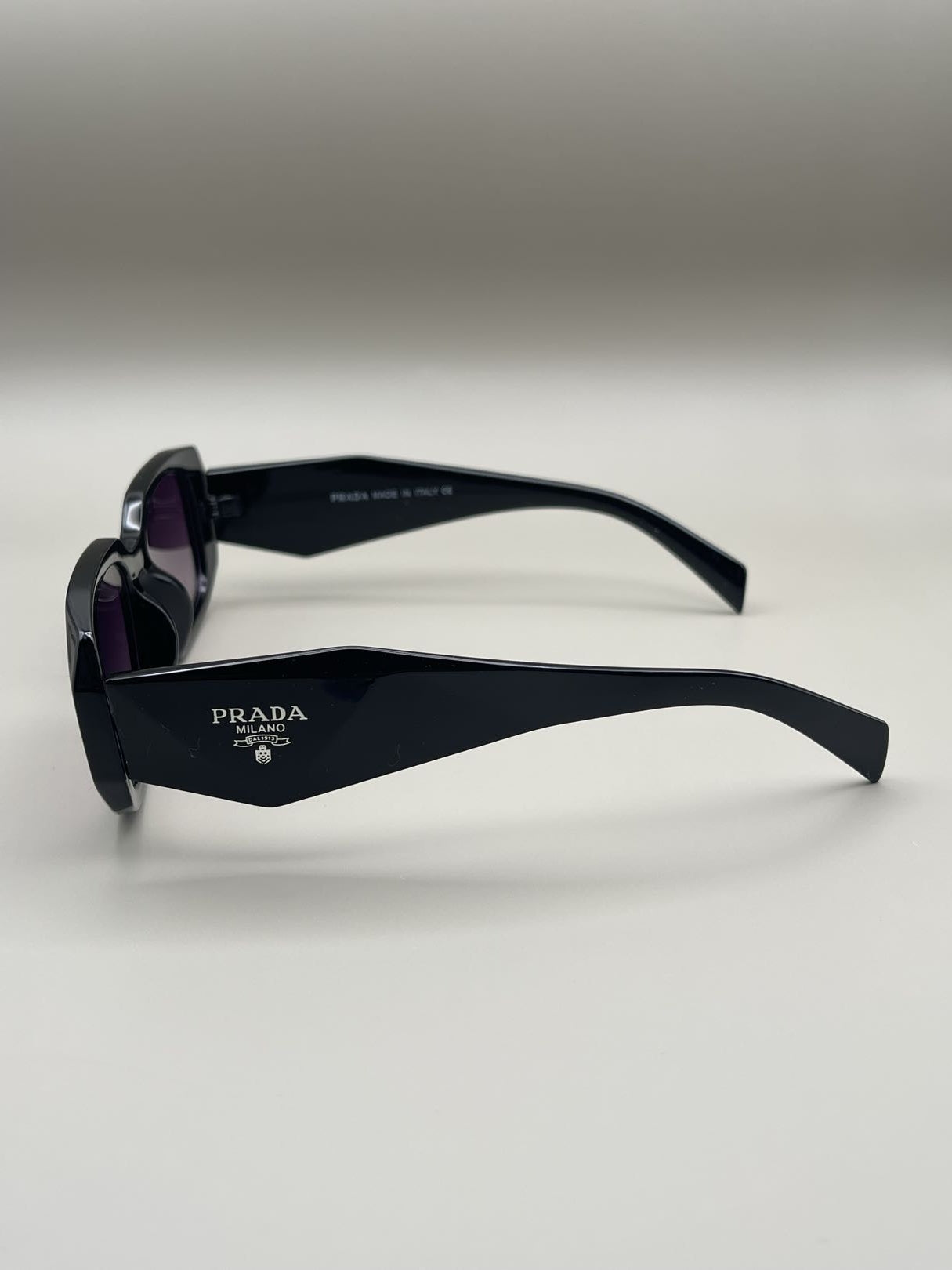 Luxury Rectangle Sunglasses – Black & Silver / Unisex